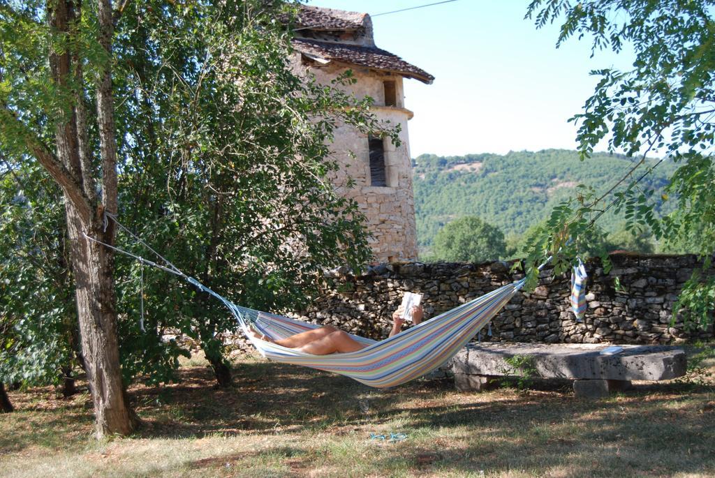 Mas De Garrigue Bed & Breakfast Calvignac Exterior photo
